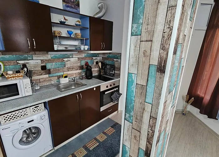 16 - Rainbow Complex ساني بيتش