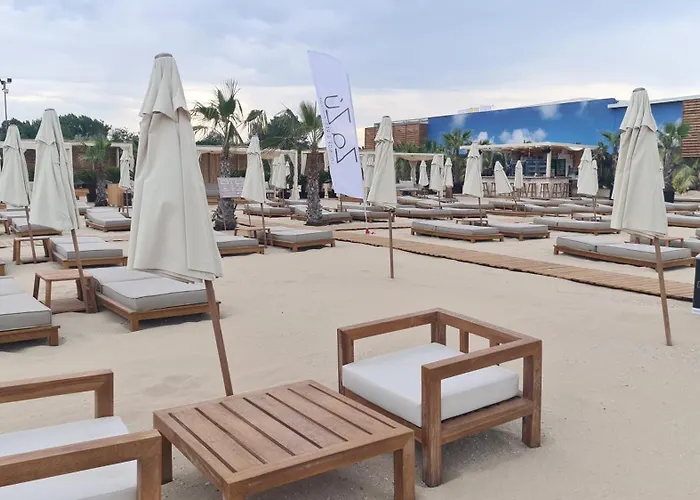 16 - Rainbow Complex アパート